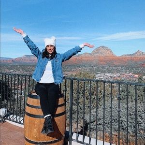 Meet your Posher, Raven